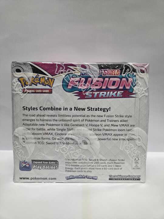 Pokémon SWSH8  Fusion Strike Booster Box