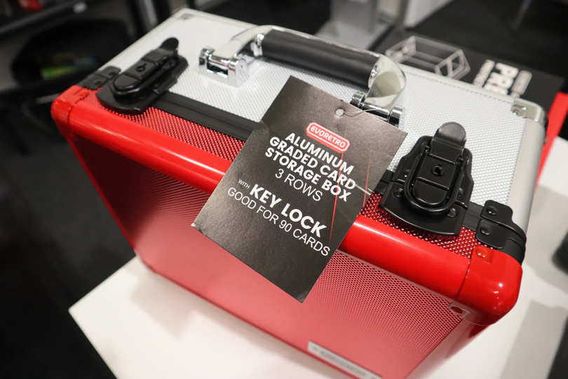 ER Red and Silver Graded Card X Case 3 Rows Key Lock Good For 90 Cards