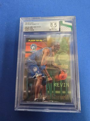 Kevin Garnett #335 rookie beckett 8.5 logo patch jersey fusion (Cabinet)