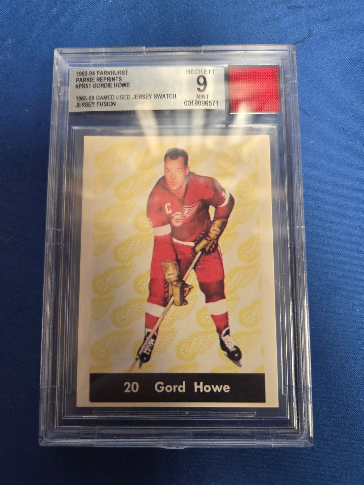 BGS 9 Gordie Howe #PR51 Game Used Jersey Swatch
