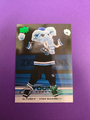Tusky (Holiday) Young Guns #498  (cabinet-NM)