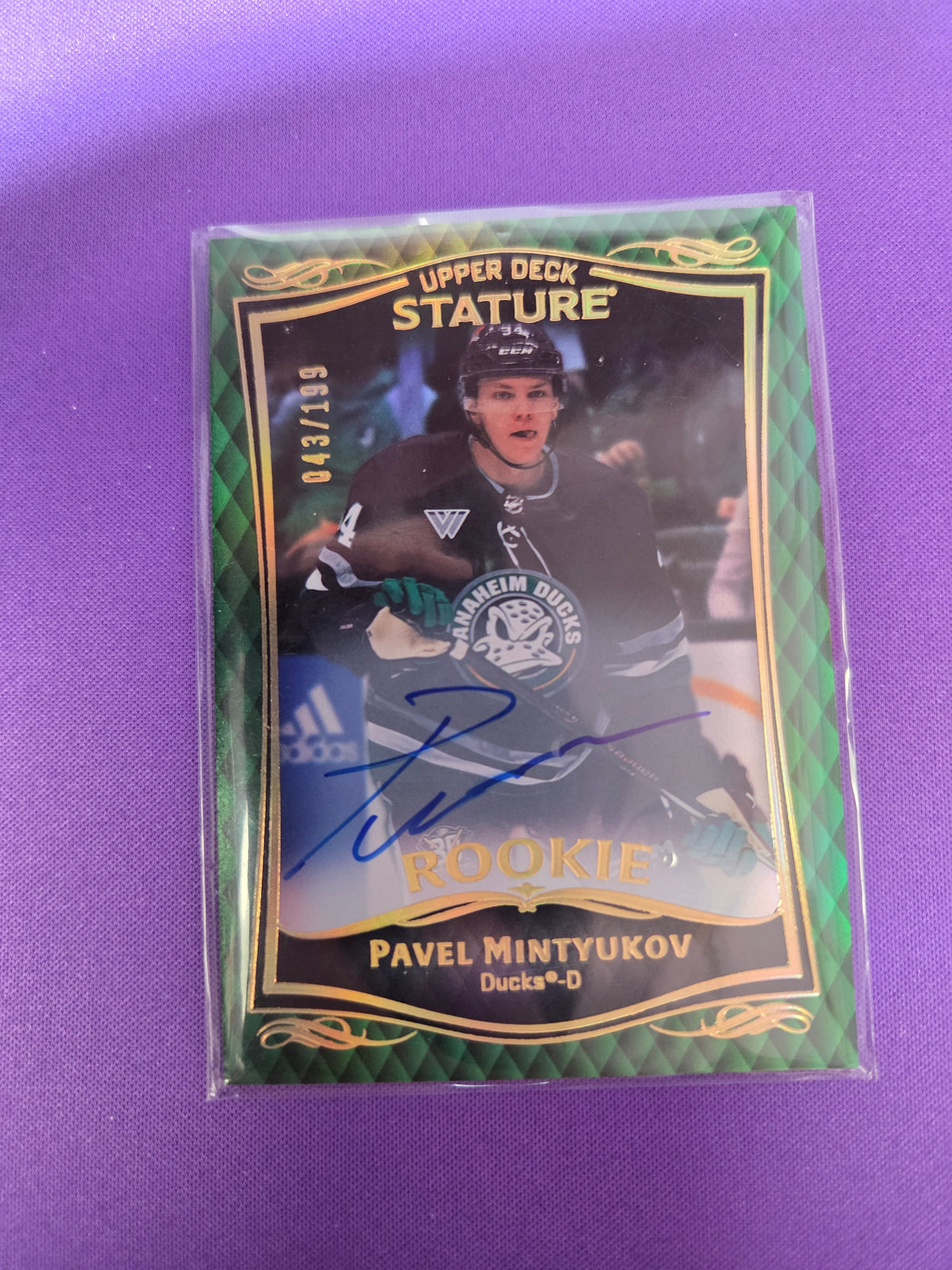 Pavel Mintyukov [Green Autograph] #49 43/199 (cabinet)