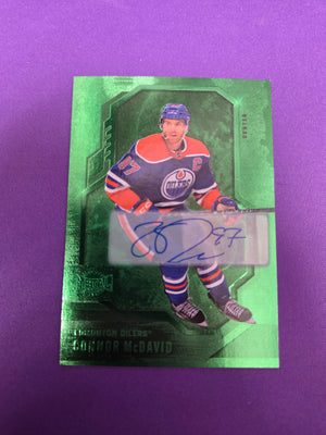 Connor McDavid #75 7/10 Green Auto Metal universe 2024-2025 (Cabinet-NM)