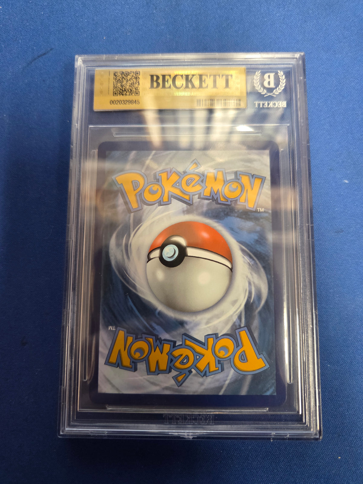 Beckett 9.5 Sylveon VMAX #212 Evolving Skies (Cabinet)