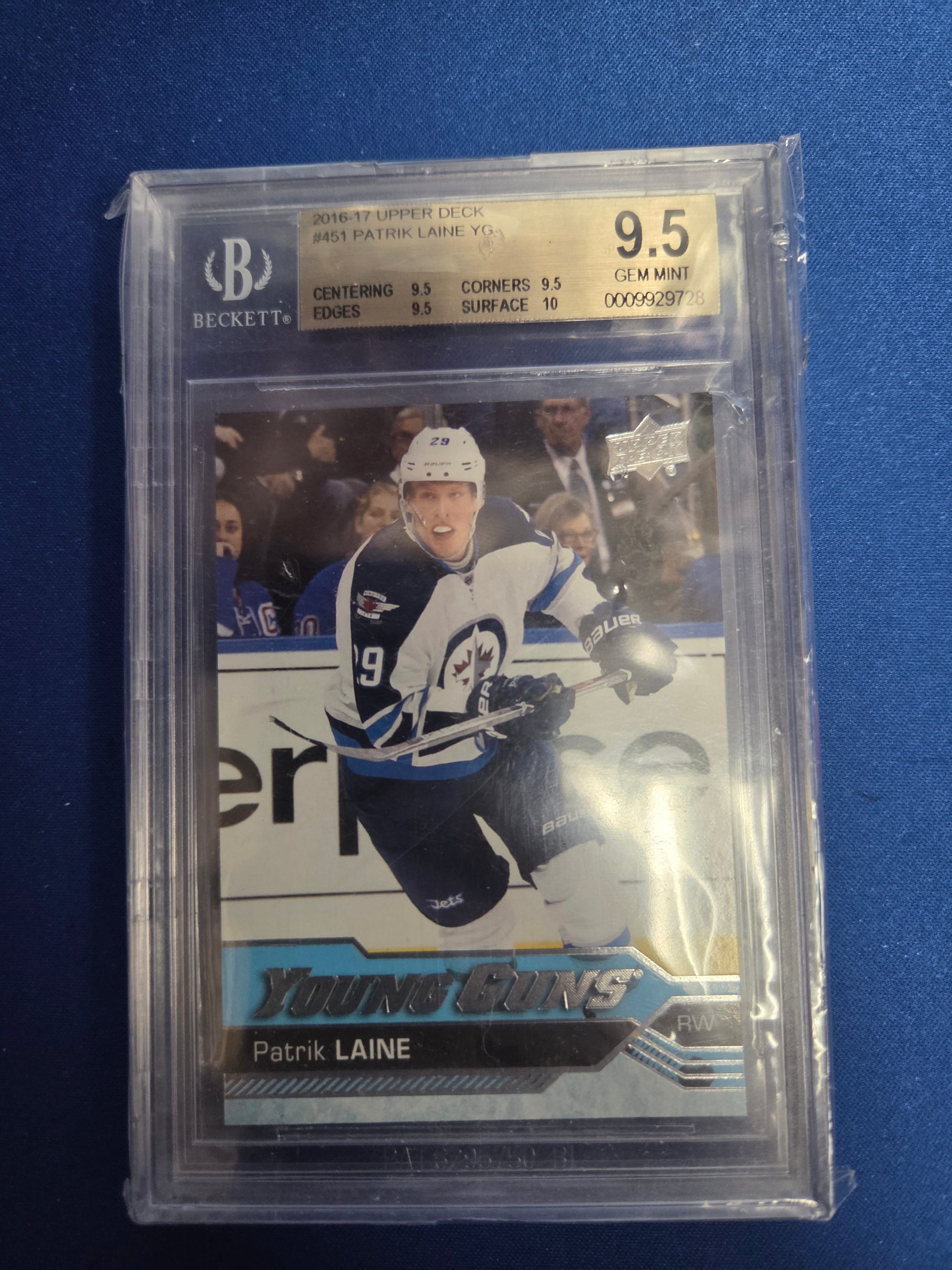 Beckett 9.5 Patrik Laine #451 Young Guns (cabinet)