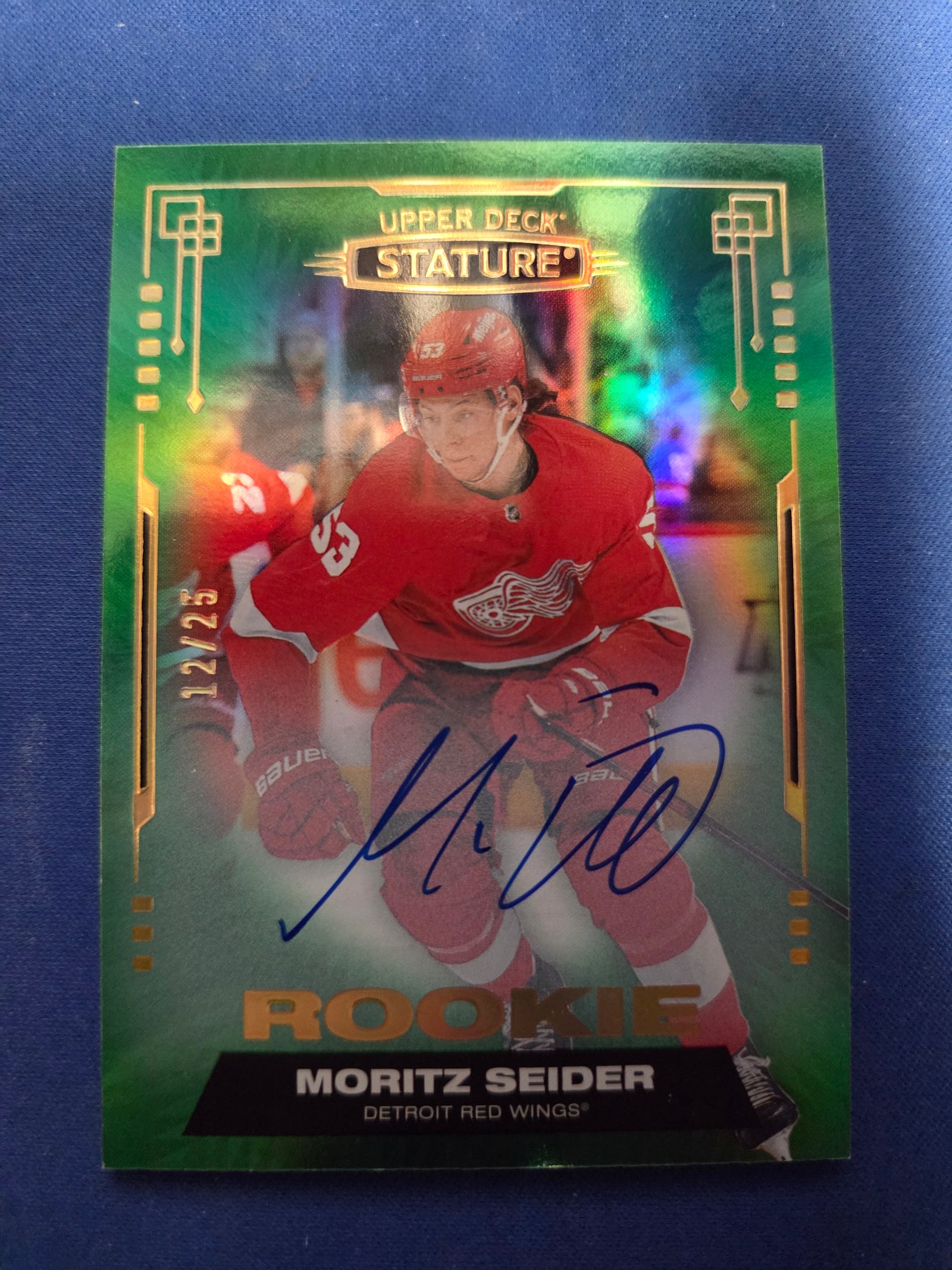 Moritz Seider #150 12/25 Green Stature ON CARD AUTO (cabinet-NM)