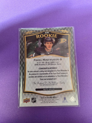 Pavel Mintyukov [Green Autograph] #49 43/199 (cabinet)