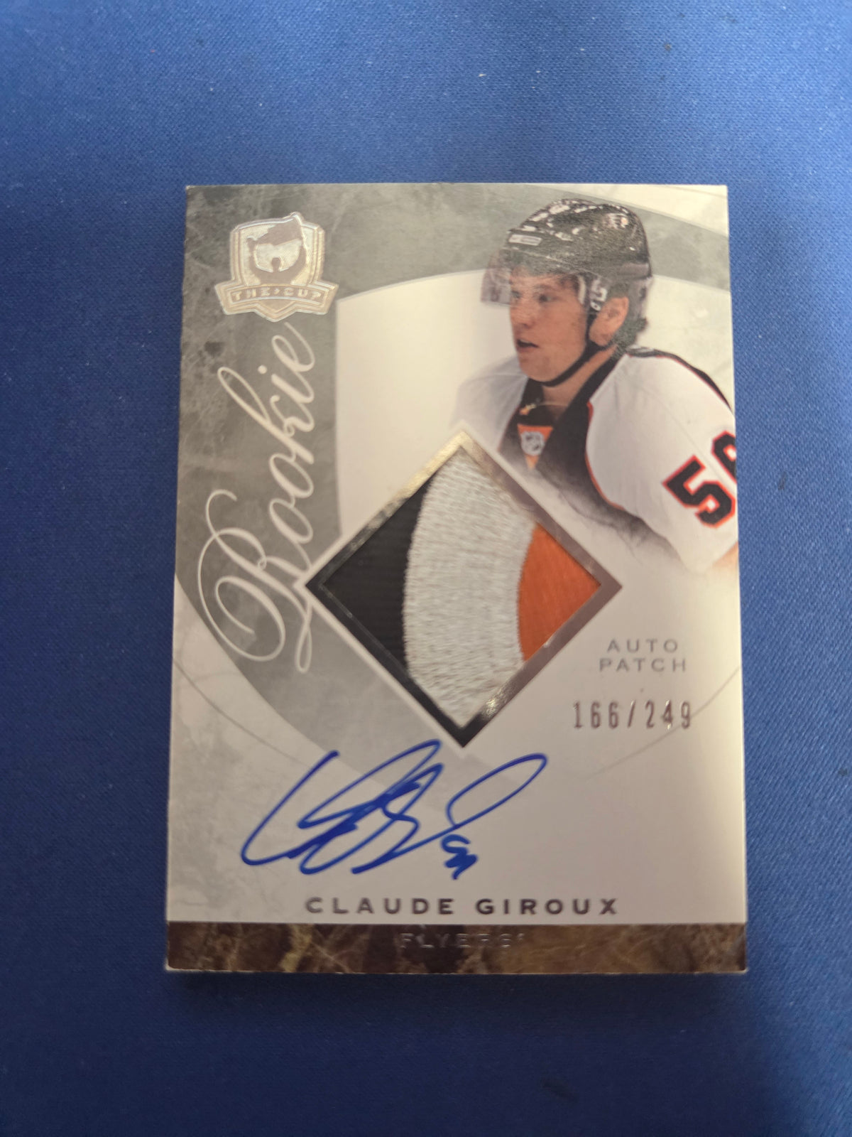 Claude Giroux 166/249 Rookie The Cup #125 2008-2009 Logo patch auto (Cabinet-LP)